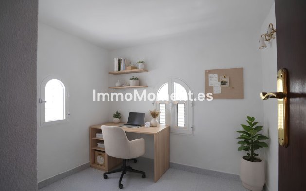 Resale - Villa - Fuengirola - Fuengirola Centro