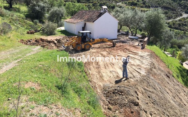 Reventa - Casa de campo - Interior  - Guaro