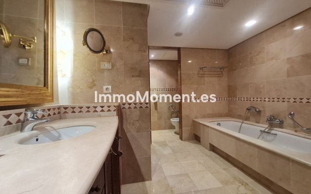 Revente - Appartement - Estepona  - Estepona Centro