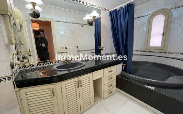 Revente - Maison mitoyenne - Estepona  - Estepona Centro