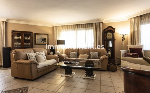 Resale - Villa - Benalmadena - Benalmadena Costa