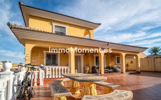 Revente - Villa - Torrevieja - Torrevieja Centro