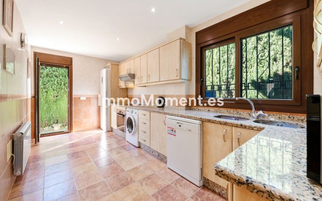 Resale - Villa - Estepona - New Golden Mile