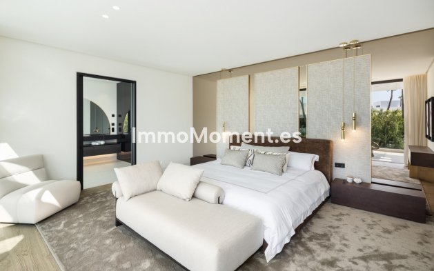 Resale - Villa - Marbella - Nueva Andalucía