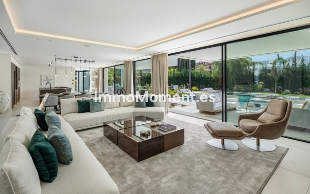 Resale - Villa - Marbella - Nueva Andalucía