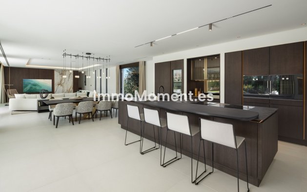 Resale - Villa - Marbella - Nueva Andalucía