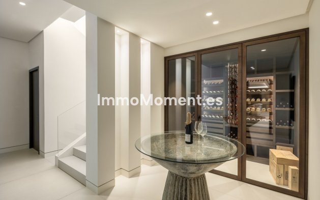 Resale - Villa - Marbella - Nueva Andalucía