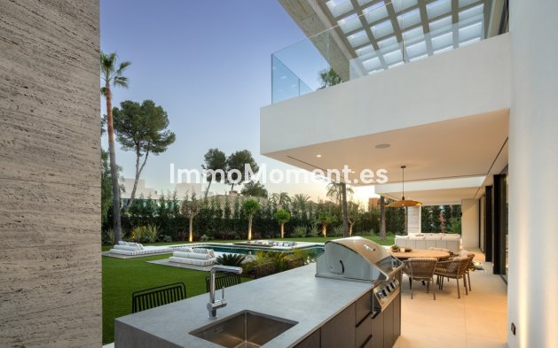 Resale - Villa - Marbella - Nueva Andalucía