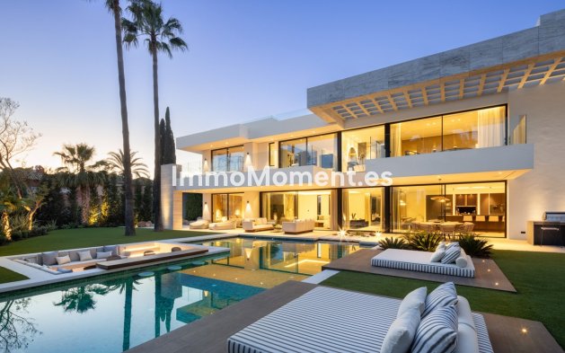 Resale - Villa - Marbella - Nueva Andalucía