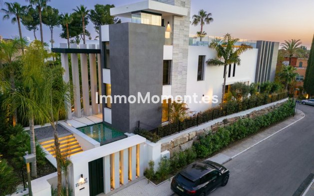 Resale - Villa - Marbella - Nueva Andalucía