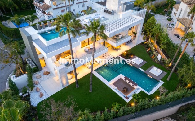 Resale - Villa - Marbella - Nueva Andalucía
