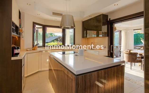 Wiederverkauf - Villa - Marbella - Nueva Andalucía