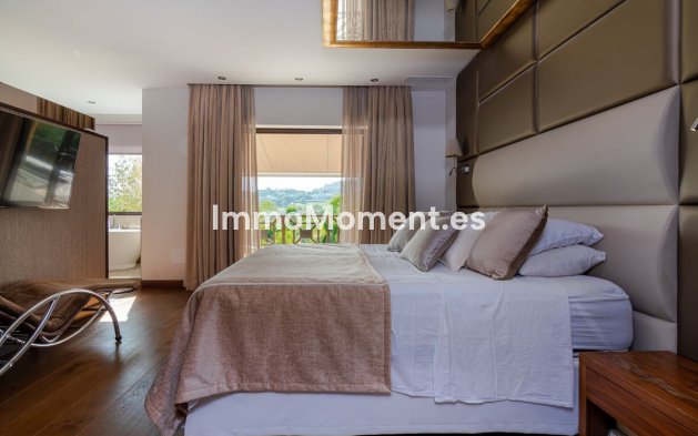 Wiederverkauf - Villa - Marbella - Nueva Andalucía