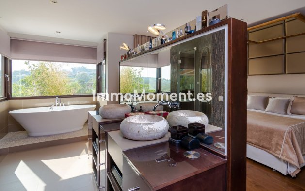 Wiederverkauf - Villa - Marbella - Nueva Andalucía