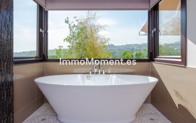 Wiederverkauf - Villa - Marbella - Nueva Andalucía