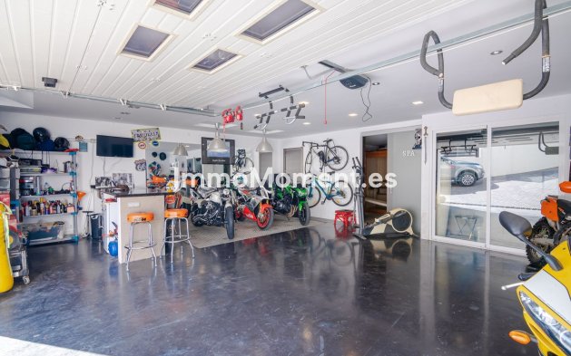 Wiederverkauf - Villa - Marbella - Nueva Andalucía