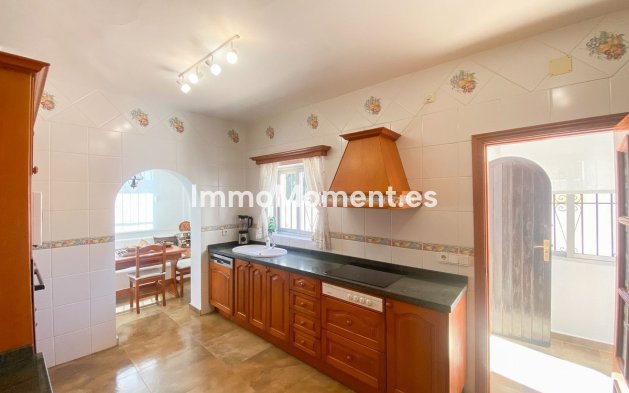 Reventa - Villa - Marbella - Guadalmina Alta