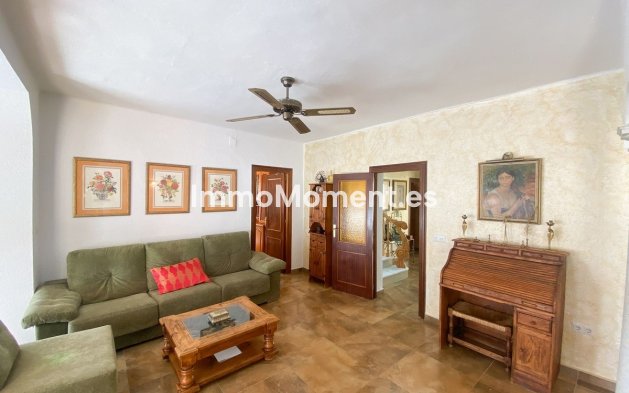 Reventa - Villa - Marbella - Guadalmina Alta