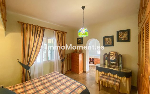 Reventa - Villa - Marbella - Guadalmina Alta