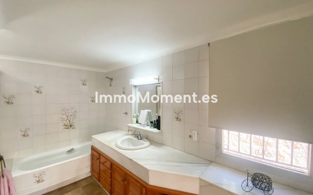 Reventa - Villa - Marbella - Guadalmina Alta
