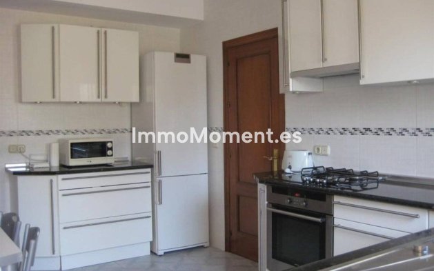 Wiederverkauf - Villa - Marbella - Nueva Andalucía