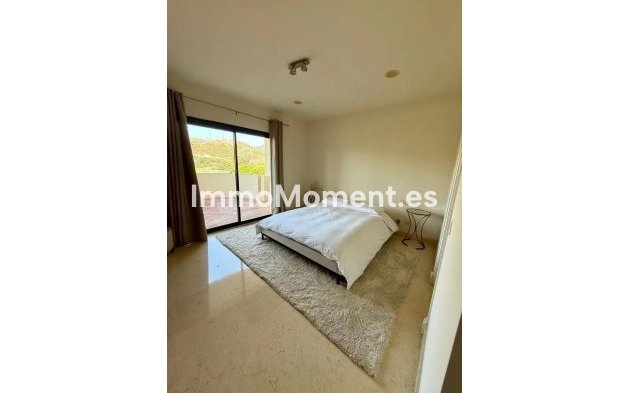Resale - Apartment - Benahavís - Benahavís Centro