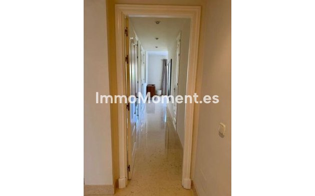Resale - Apartment - Benahavís - Benahavís Centro