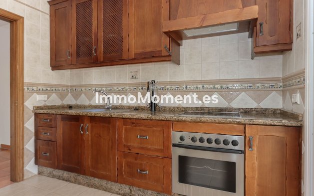 Reventa - Villa - Interior  - Guaro