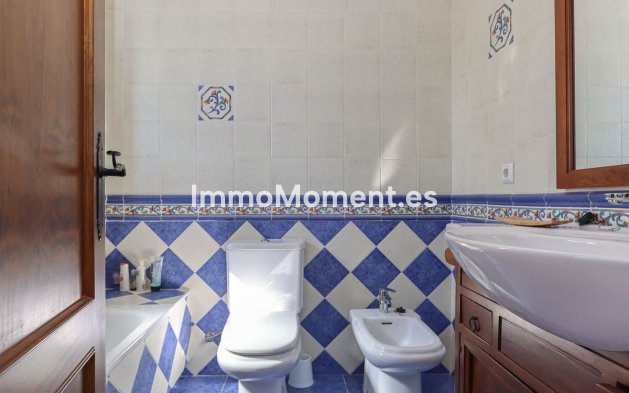 Reventa - Villa - Interior  - Guaro