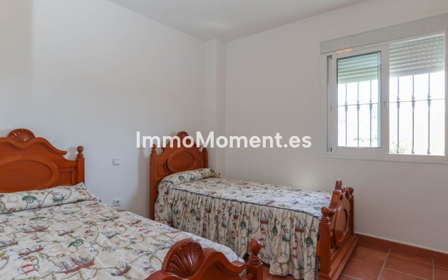 Reventa - Villa - Interior  - Guaro