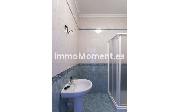 Reventa - Villa - Interior  - Guaro