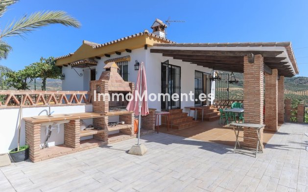 Reventa - Villa - Interior  - Guaro