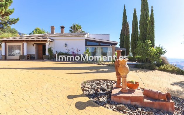 Revente - Villa individuelle - Intérieur                       - Alozaina