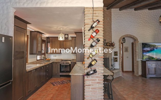 Revente - Villa individuelle - Intérieur                       - Alozaina
