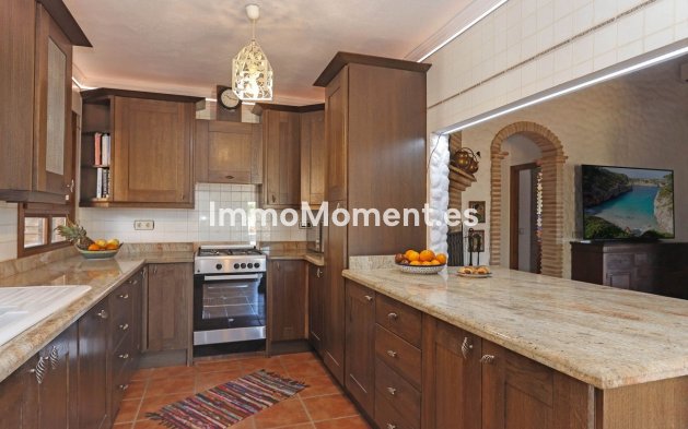 Revente - Villa individuelle - Intérieur                       - Alozaina