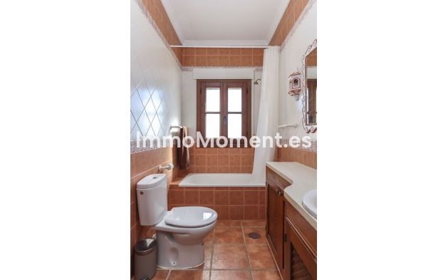 Revente - Villa individuelle - Intérieur                       - Alozaina