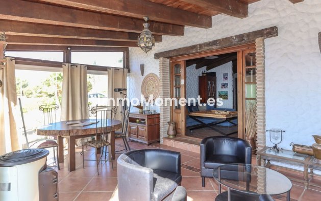 Revente - Villa individuelle - Intérieur                       - Alozaina