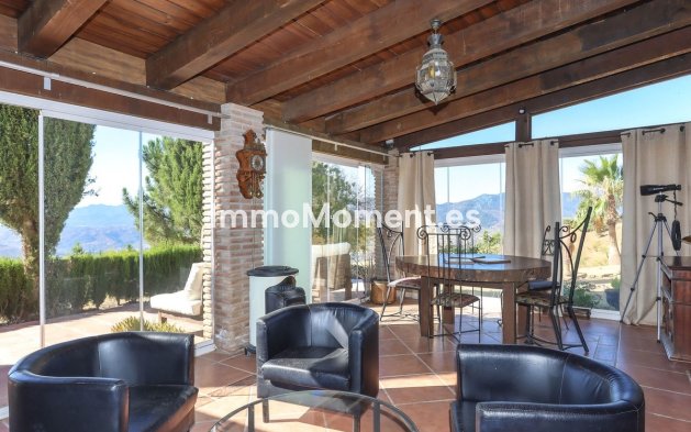 Revente - Villa individuelle - Intérieur                       - Alozaina