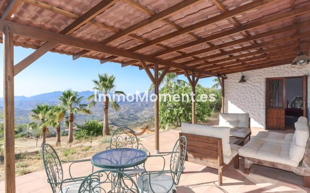 Revente - Villa individuelle - Intérieur                       - Alozaina