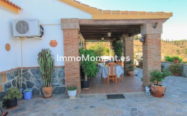 Wiederverkauf - Villa -   Inländisch - Guaro