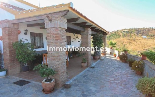 Wiederverkauf - Villa -   Inländisch - Guaro