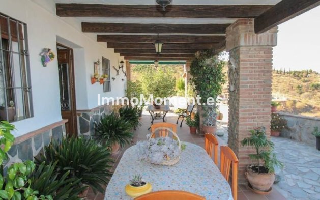 Wiederverkauf - Villa -   Inländisch - Guaro