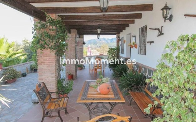 Wiederverkauf - Villa -   Inländisch - Guaro