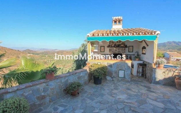 Wiederverkauf - Villa -   Inländisch - Guaro