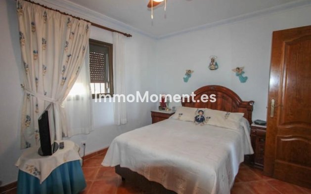 Wiederverkauf - Villa -   Inländisch - Guaro