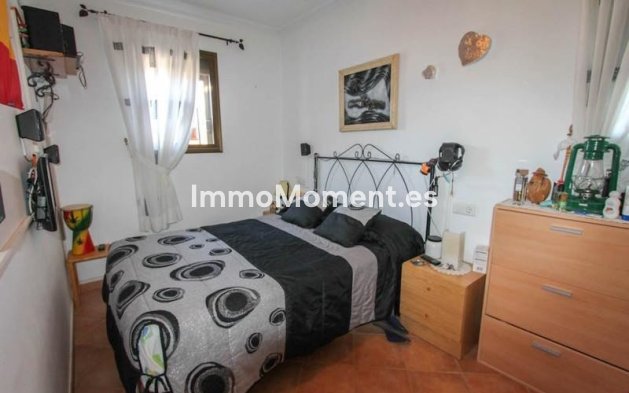 Wiederverkauf - Villa -   Inländisch - Guaro