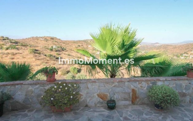 Wiederverkauf - Villa -   Inländisch - Guaro