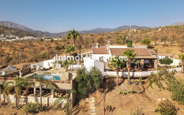 Wiederverkauf - Villa -   Inländisch - Guaro