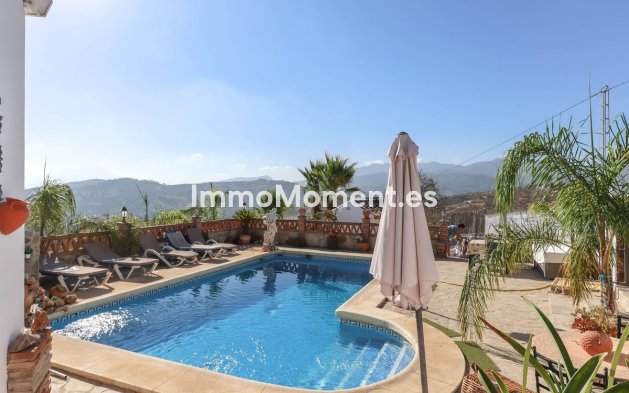 Wiederverkauf - Villa -   Inländisch - Guaro