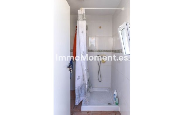 Wiederverkauf - Villa -   Inländisch - Guaro